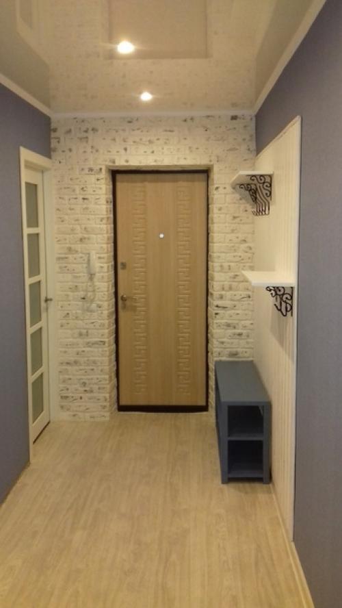 У меня скромная, но приятная прихожая. 01