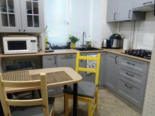 Наша кухня в хрущевке, площадь 5, 6 кв.