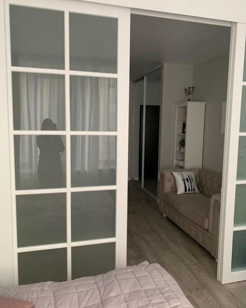 Владельцы квартиры поделились вариантом, как они зонировали свою студию.