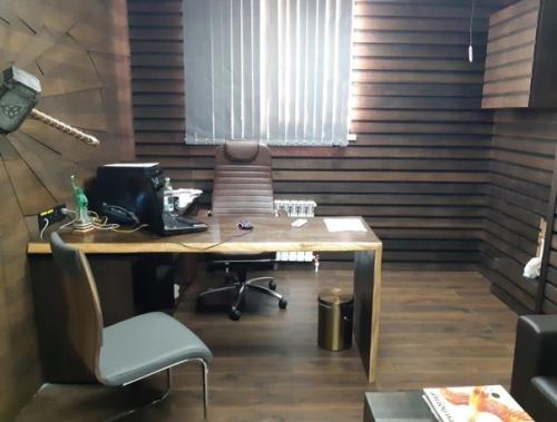 Да это не квартира и не жилой дом, просто захотел показать какой у меня на работе рабочий кабинет. 02