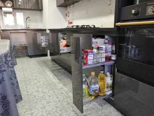 Вот собственно показываю свою кухню. 07