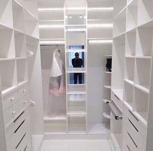 Сделал собственноручно гардеробную для жены в кладовке. 05