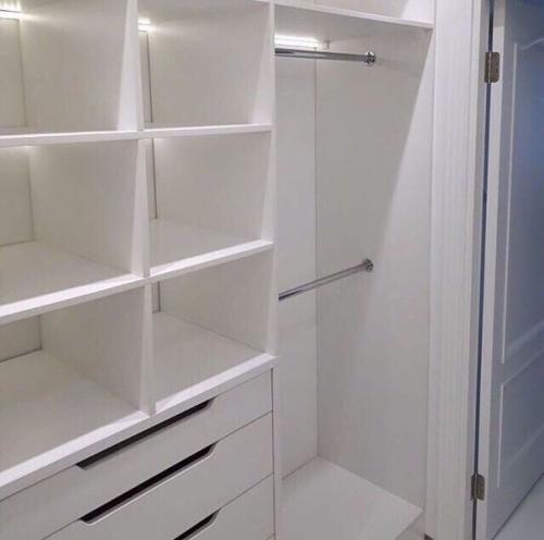 Сделал собственноручно гардеробную для жены в кладовке. 02