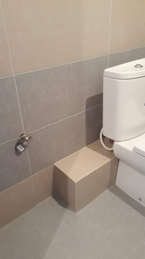 Вот такую ванную комнату мы у себя в квартире оформили. 02