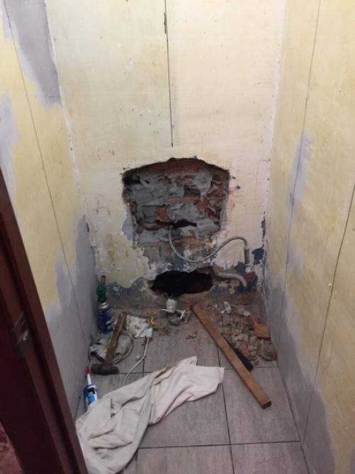 Показываю как я наводил порядок в туалете. 04