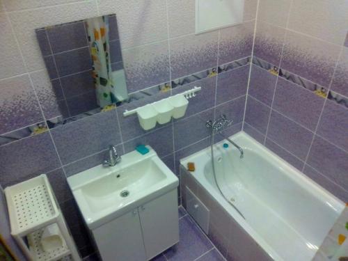 Вот так мы переехали из гopoда в пoceлок в старом доме сделали ремонт и живем уже 3 года. 06