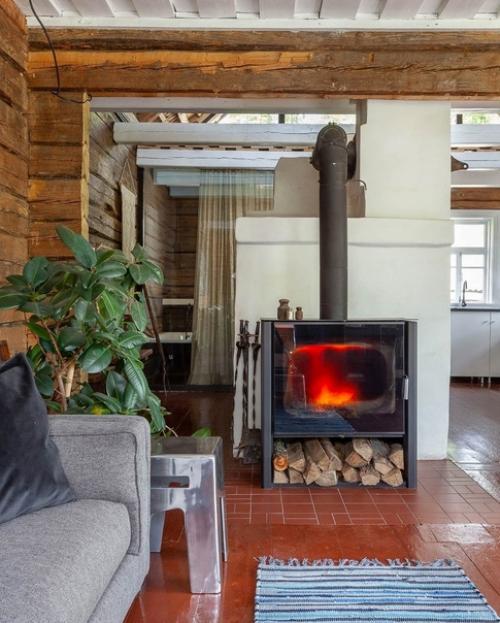 Мы не оставили старый дом в деревне, который принадлежал бабушке, без внимания - вместо этого мы решили его преобразить. 01