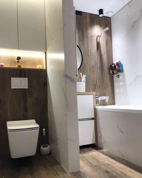 Вы только посмотрите в каком состоянии были туалет с ванной, туда аж страшно заходить было. 01