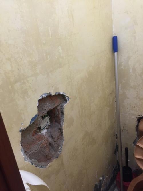 Показываю как я наводил порядок в туалете. 01