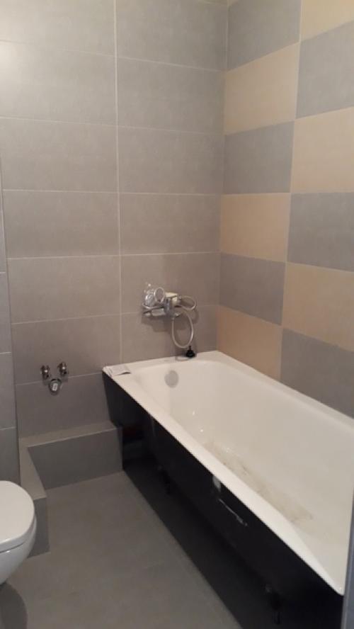 Вот такую ванную комнату мы у себя в квартире оформили. 08