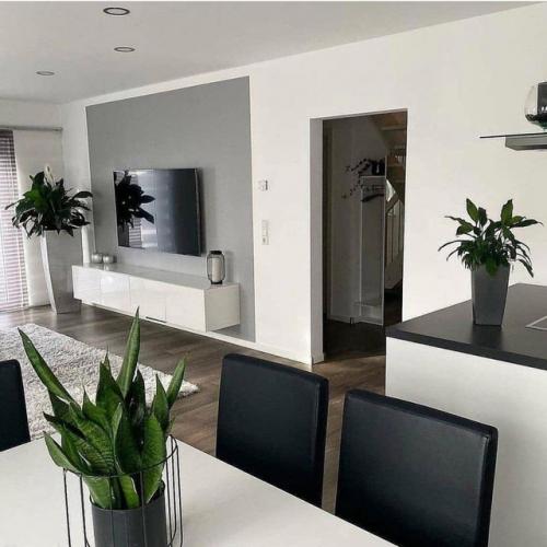 Создавая свое идеальное личное пространство, дизайнеры тщательно продумали каждую деталь. 01