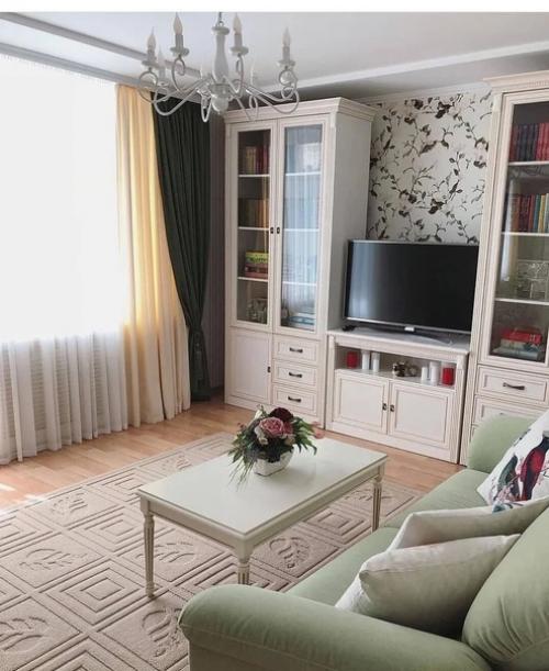 Я бы не сказала, что ремонт у нас в квартире был какой то плохой, но захотелось интерьер посовременнее. 01