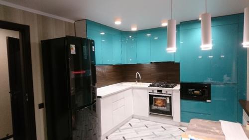 Вот такая кухня после ремонта получилась.