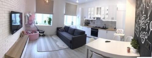 Вот так наша квартира до ремонта выглядела. 04