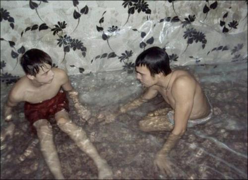 Тот момент, когда очень хочется полететь на курорт, но увы нет такой возможности. 01