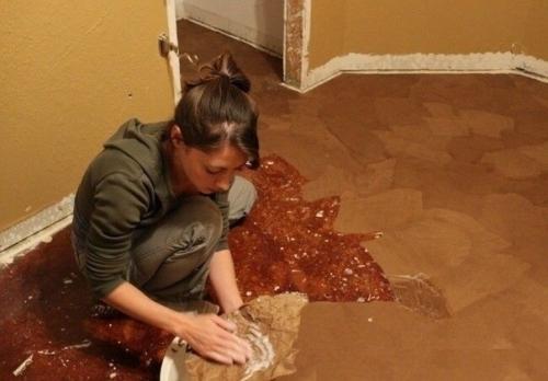 Решили поэкспериментировать и сделали такую имитацию камня из обычной упаковочной бумаги. 02