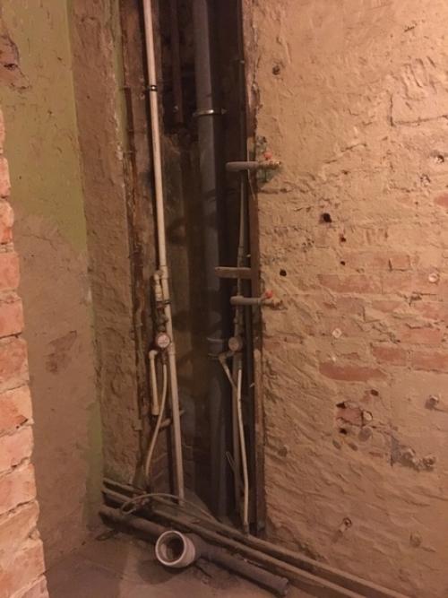 Пришлось немного повозиться, чтобы сделать ремонт. 03