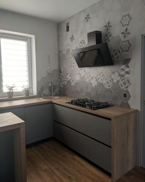 Вот так мы свою кухню оформили.