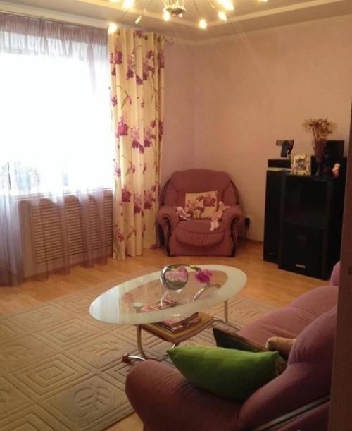 Я бы не сказала, что ремонт у нас в квартире был какой то плохой, но захотелось интерьер посовременнее.  