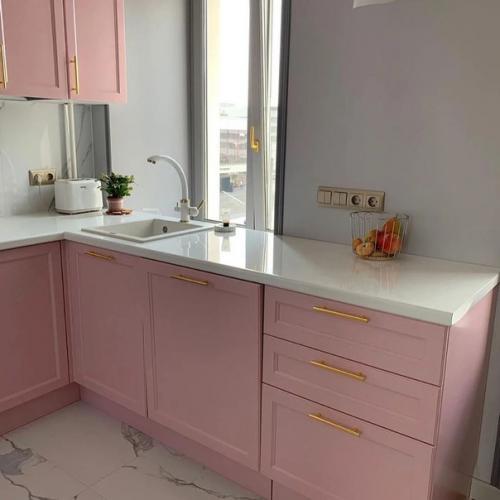 Моя кухня.  Цель была сделать ее максимально уютной и теплой, для этого выбрали розовую цветовую гамму. 04