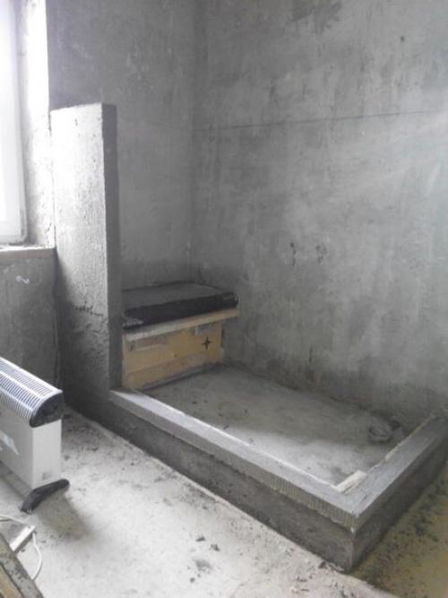 Устроили у себя в доме такую вот уборную комнату. 01