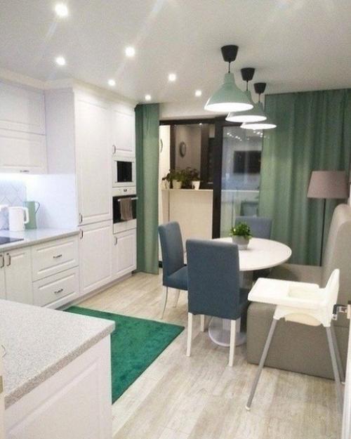 При ремонте мы решили, что нужно сделать такой дизайн квартиры, чтобы он был как можно светлее и создавал Максиму уюта. 03