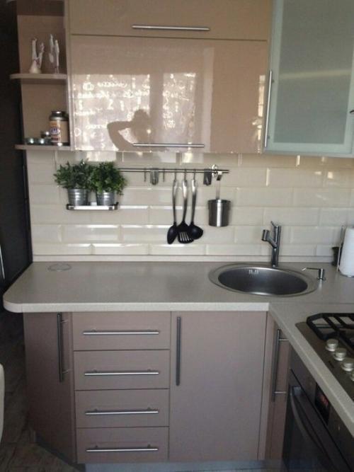 А это моя кухня, буз наворотов, под мой вкус и нужды.