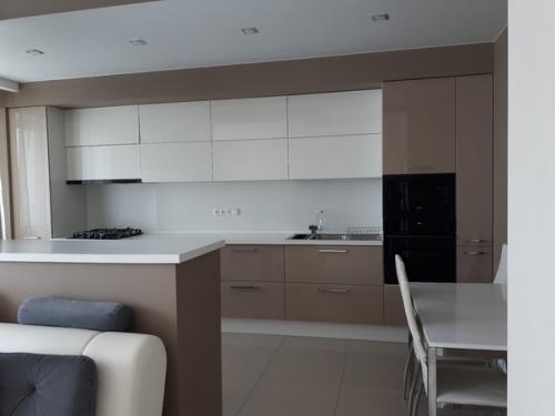 Такой интерьер мы в своей квартире студии сделали. 02