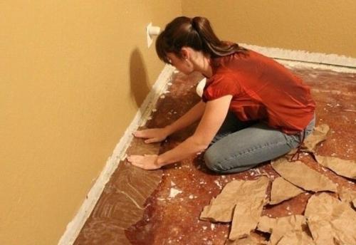 Решили поэкспериментировать и сделали такую имитацию камня из обычной упаковочной бумаги. 01