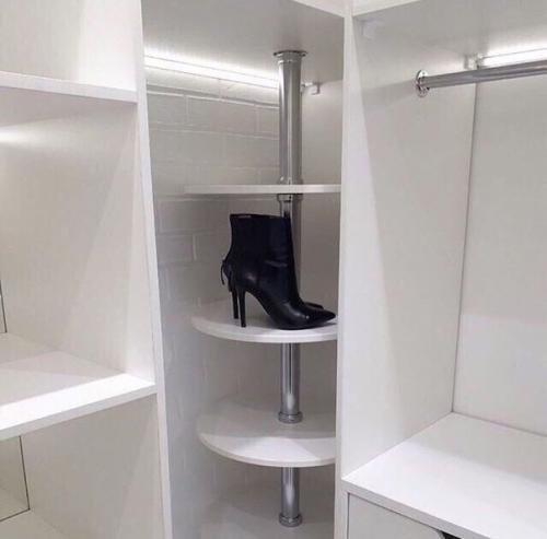 Сделал собственноручно гардеробную для жены в кладовке. 06