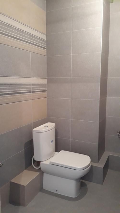 Вот такую ванную комнату мы у себя в квартире оформили. 04