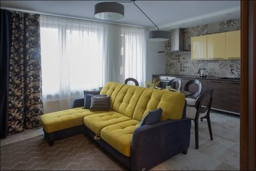 Сделали такой подарок для мамы, отремонтировали полностью ей квартиру. 03