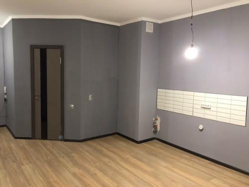 Наконец закончили отделку, теперь можно заселяться и обставляться мебелью.