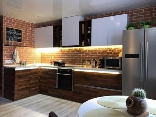 Моя квартирка.  Использовали для отделки стен имитацию кирпича. 07