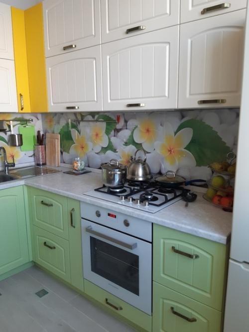 Мой уютный женский уголок, пушистой помощнице тоже пришелся по душе, мы готовим с ней на пару. 04