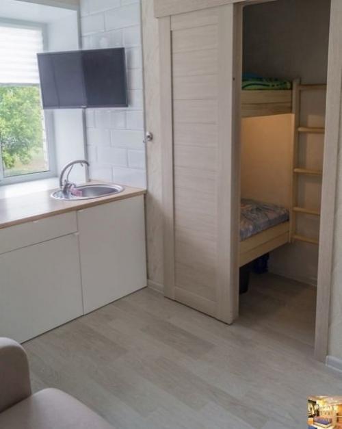 Так сложилось, что были вынуждены переехать жить в общежитие. 02