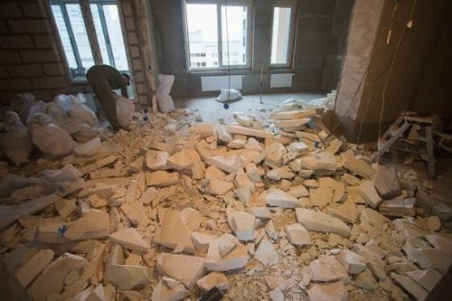 Сделали такой подарок для мамы, отремонтировали полностью ей квартиру. 01