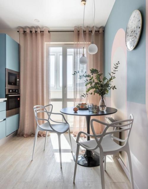 Какая симпатичная кухня в нежных тонах. 04