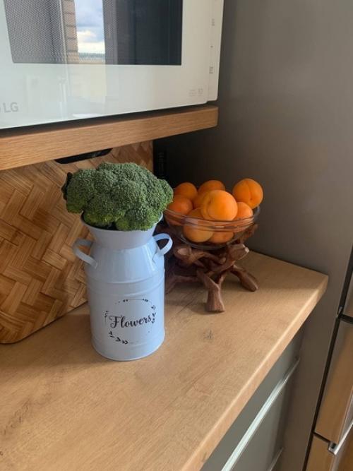 Вроде бы небольшая, но какая же уютная квартира. 03