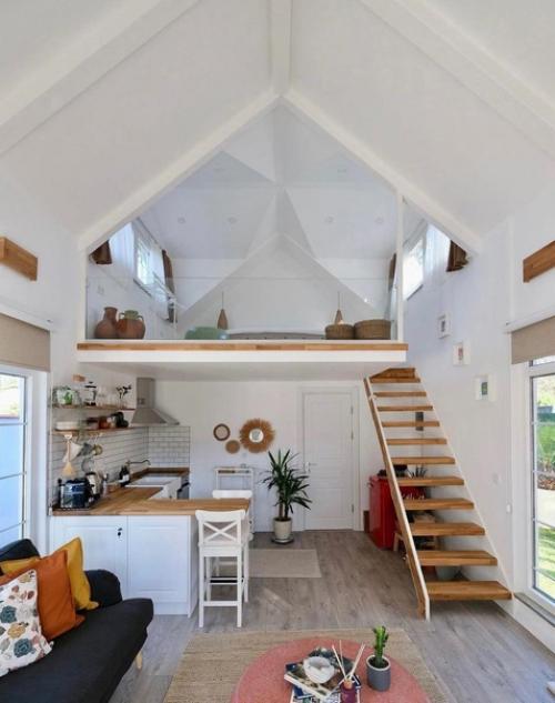 Вроде домик такой маленький, но сколько в нём прекрасного. 08