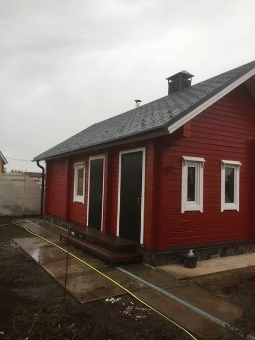 Мы с мужем потратили не мало сил и времени, но наконец - то закончили баньку на территории дома.