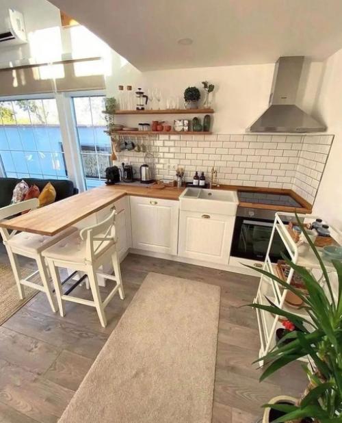 Вроде домик такой маленький, но сколько в нём прекрасного. 04