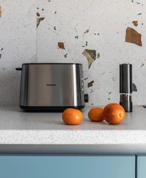 Какая симпатичная кухня в нежных тонах. 03