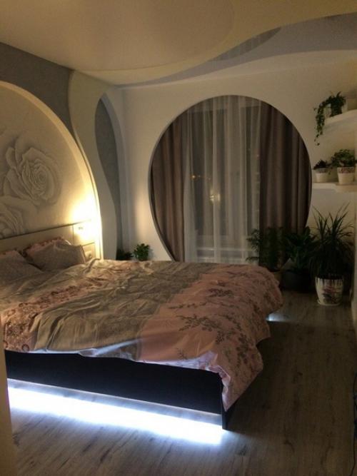 Вот такой необычный интерьер в спальне мы подобрали себе.