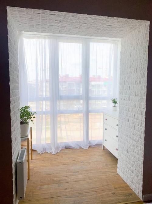 Вроде бы небольшая, но какая же уютная квартира. 01