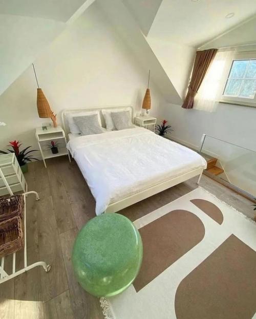 Вроде домик такой маленький, но сколько в нём прекрасного. 02