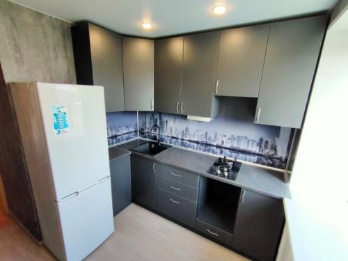 Мне 21, живу один. 06