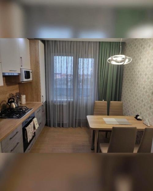 Хозяева квартиры сделали своими силами ремонт. 02