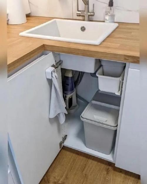 Мы выполним ремонт белой кухни площадью 6, 5 кв. 02