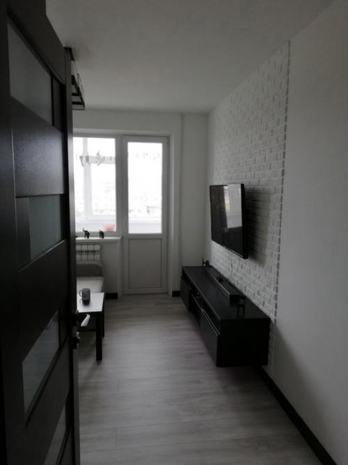 Показываю комнату в нашей однушки. 02